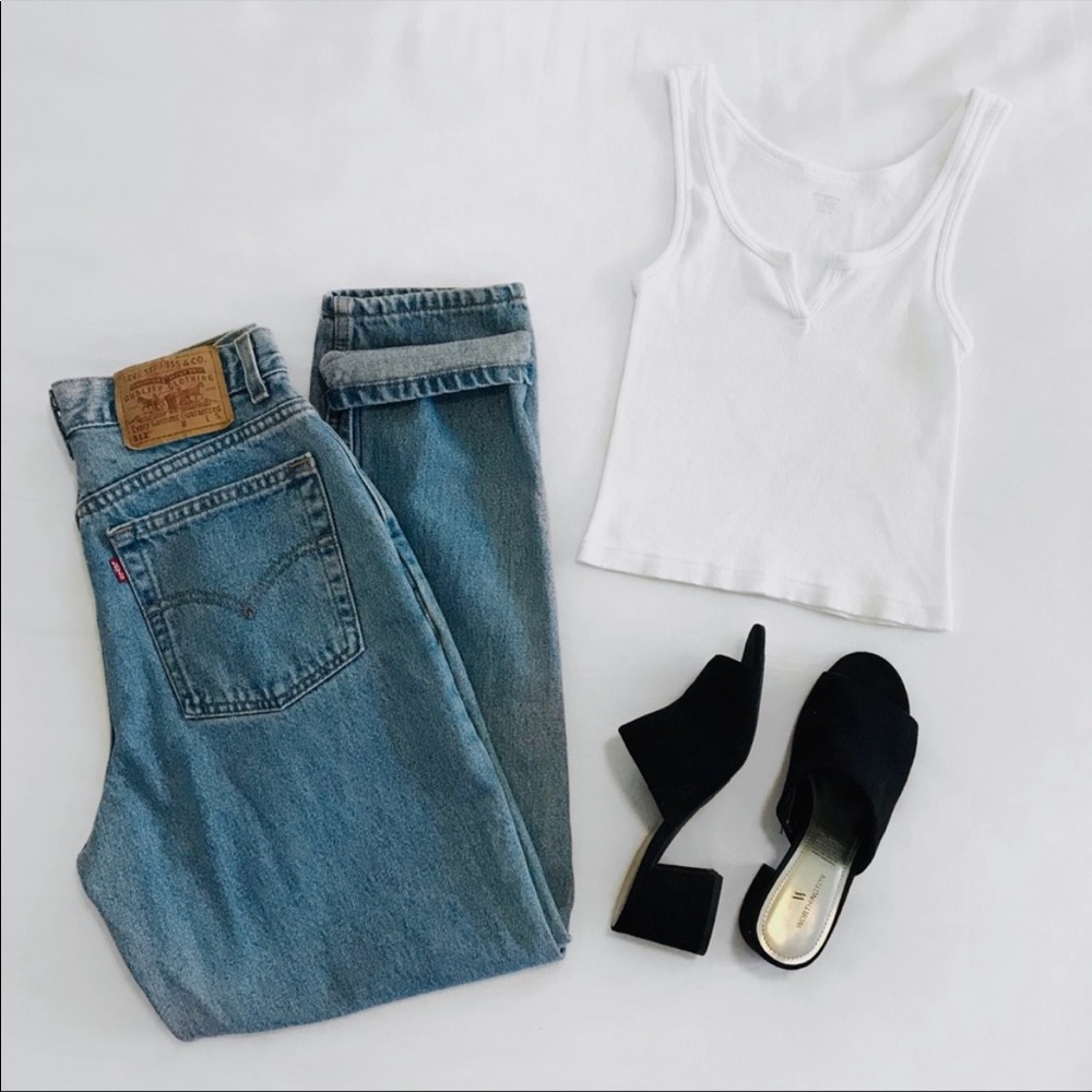 Vintage 512 Levi’s Slim Fit Straight Leg Jean